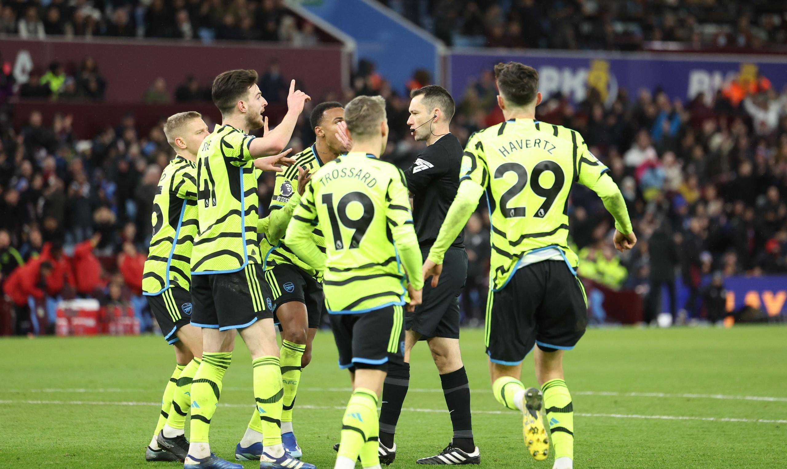 亚冠今晨攻防权衡纳达尔连续十二场比赛得分超过爆冷,今夜曼联调整名单以备CBA常规赛看傻球迷的简单介绍星空体育