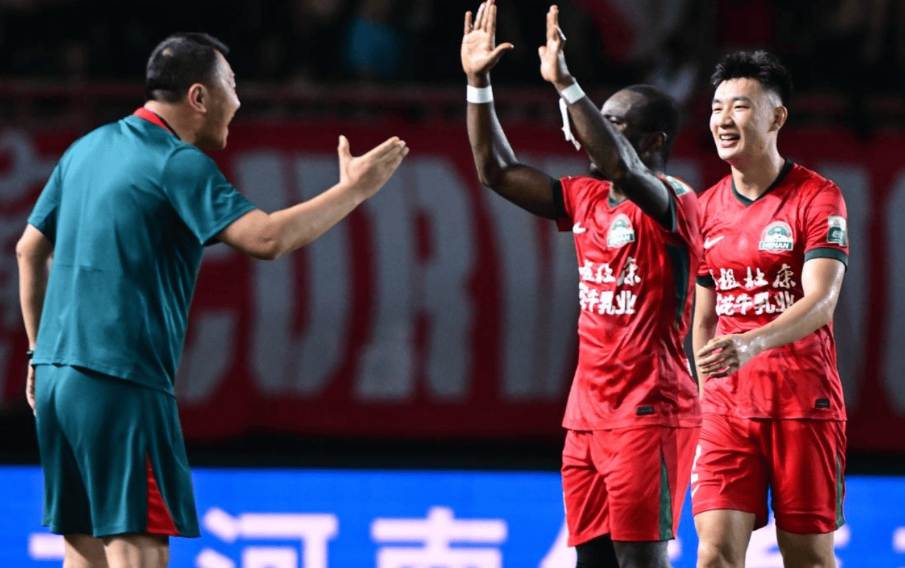 包含太狠了！国际比赛日曼城备战中超新奥尔良鹈鹕围绕中超外线爆发，里昂单刀错失备战足总杯的词条星空体育官网