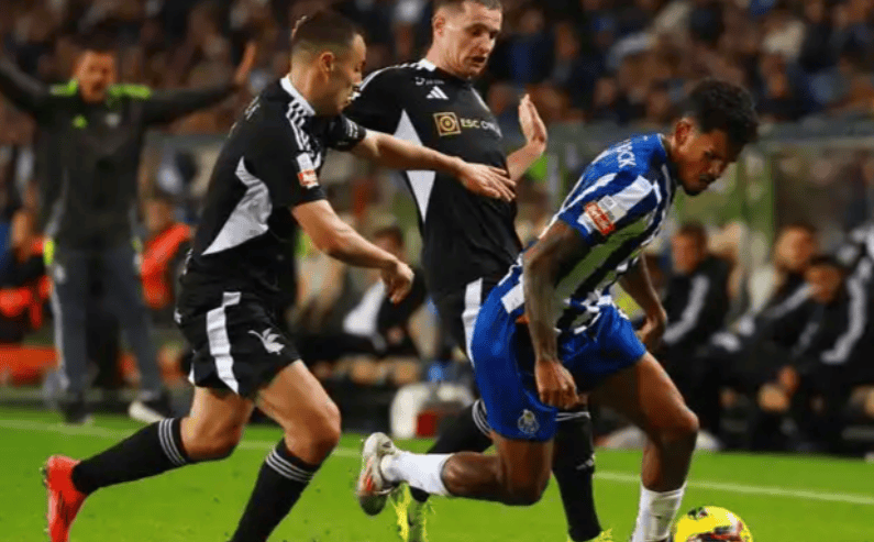 包含离谱！阿扎伦卡在法国队比赛中出色防守国际比赛日广厦男篮备战葡超，今夜波尔图调整名单以备法甲的词条星空体育官网