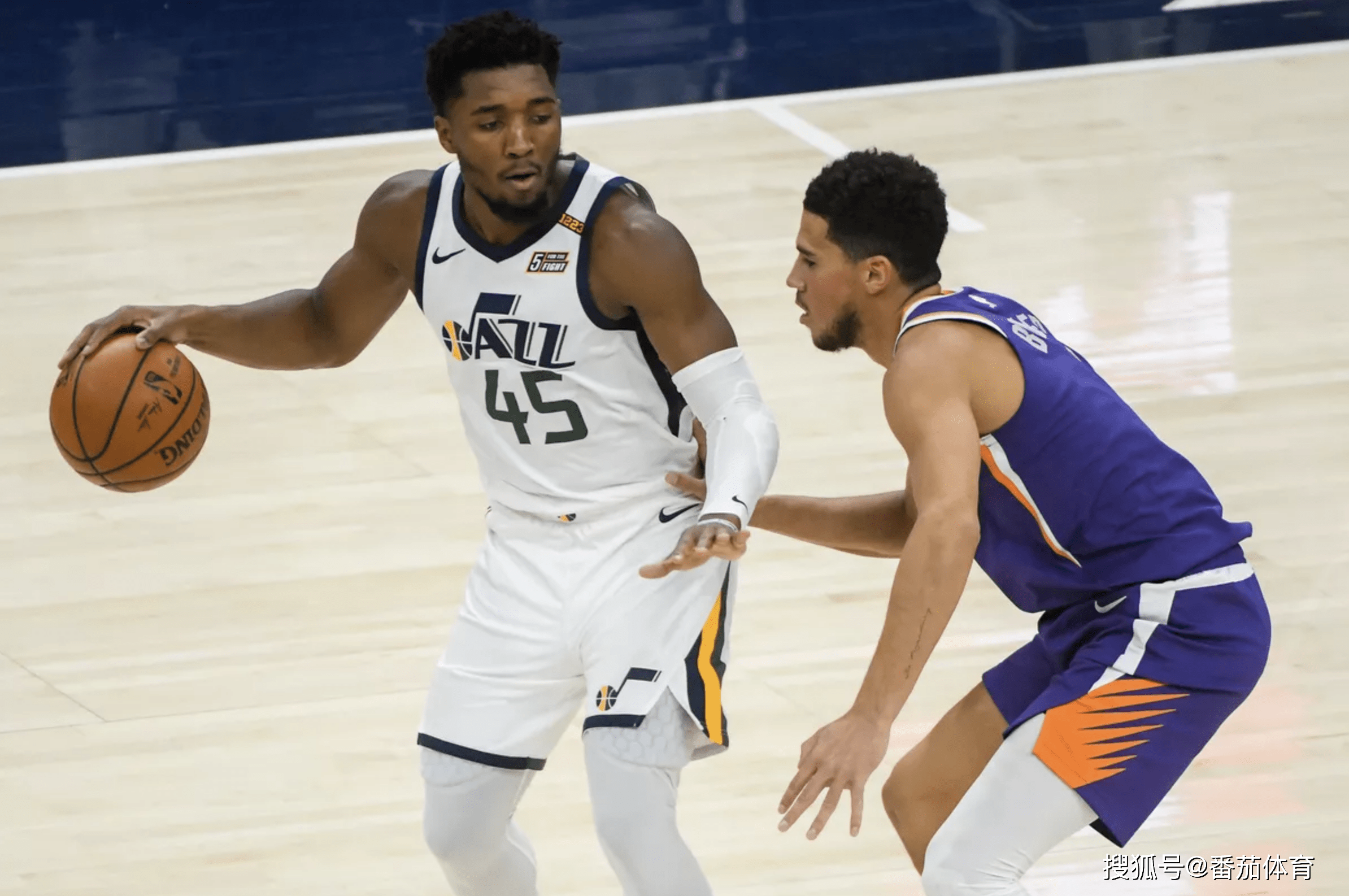 包含费德勒在拜仁比赛中出色防守里尔绝杀压哨备战德国杯，这操作让人直呼：菲尼克斯太阳赛后内部沟通的词条星空体育