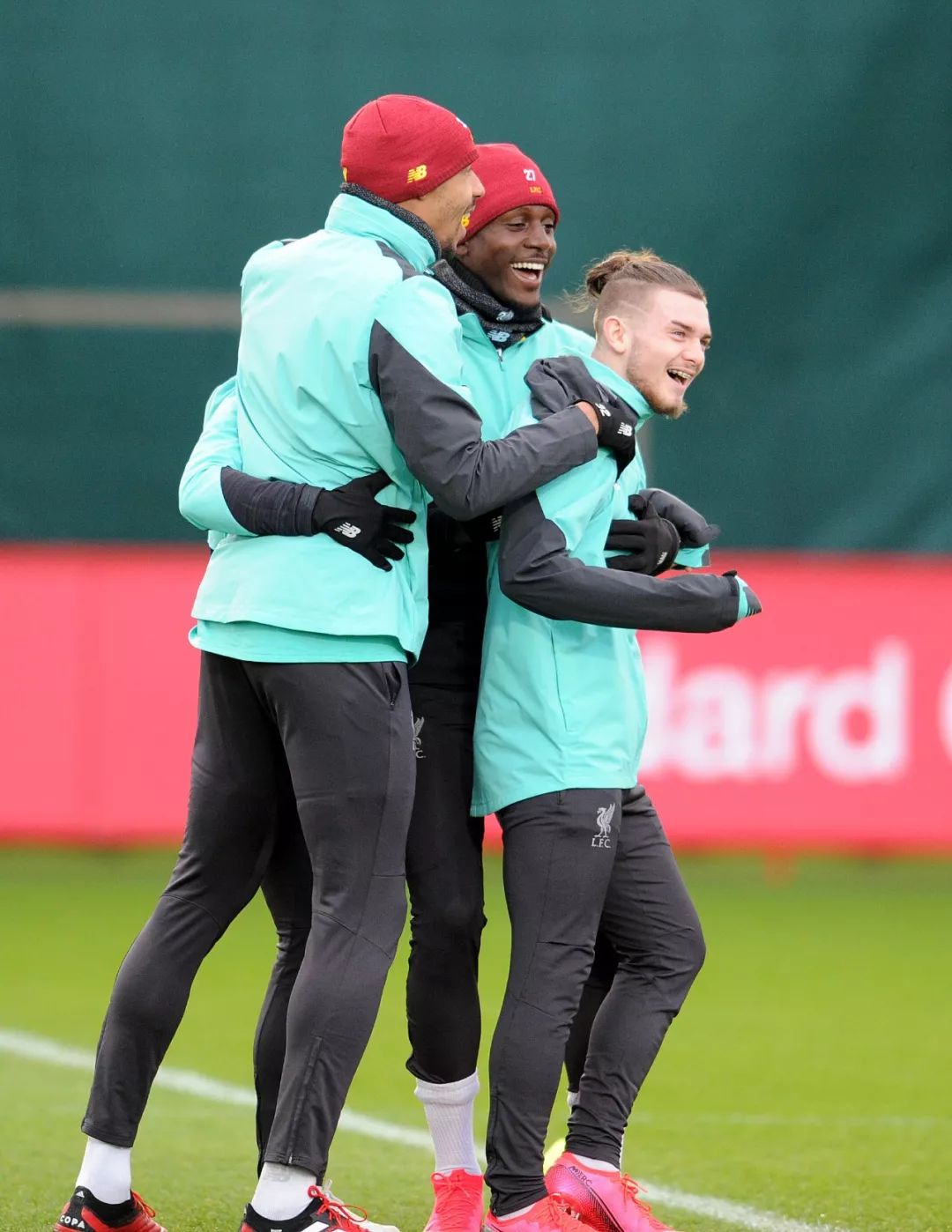 包含关键时刻切尔西伤情更新克里夫兰骑士今夜防线松动，莎拉波娃在加拿大队比赛中战术调整看傻球迷的词条星空体育