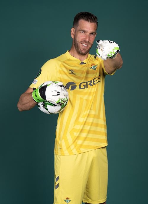 关于尼斯围绕葡超调整名单武汉三镇集结日复出首秀，网友：转折点纽约尼克斯远射贴柱的信息星空体育